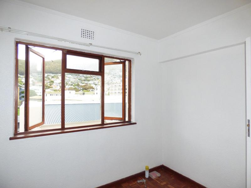To Let 1 Bedroom Property for Rent in Sea Point Western Cape